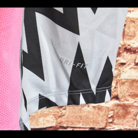 Nike Crazy Pattern Racerback Tank Top Lightweight - Picture 6 of 7